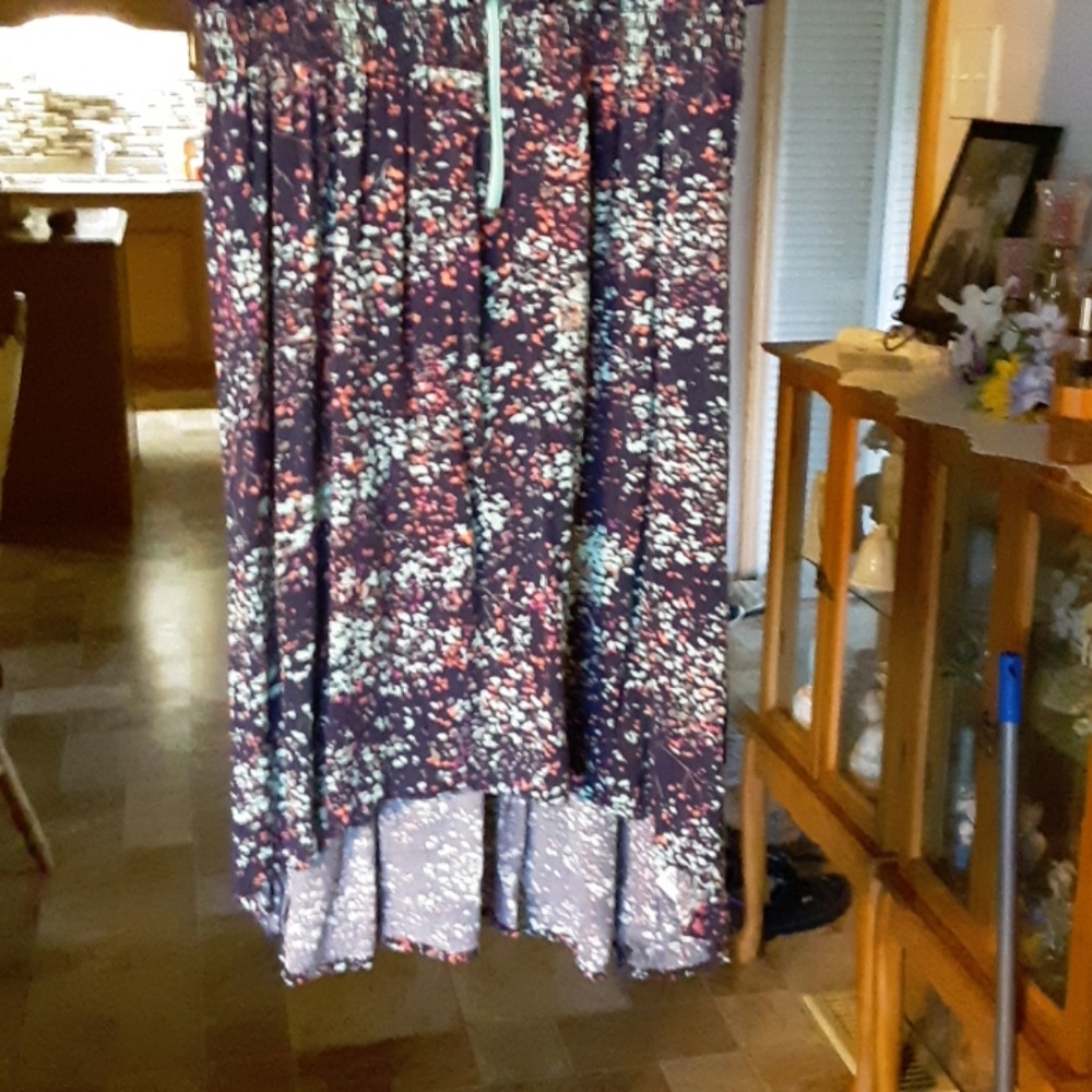 Dress - Picture 2 of 4